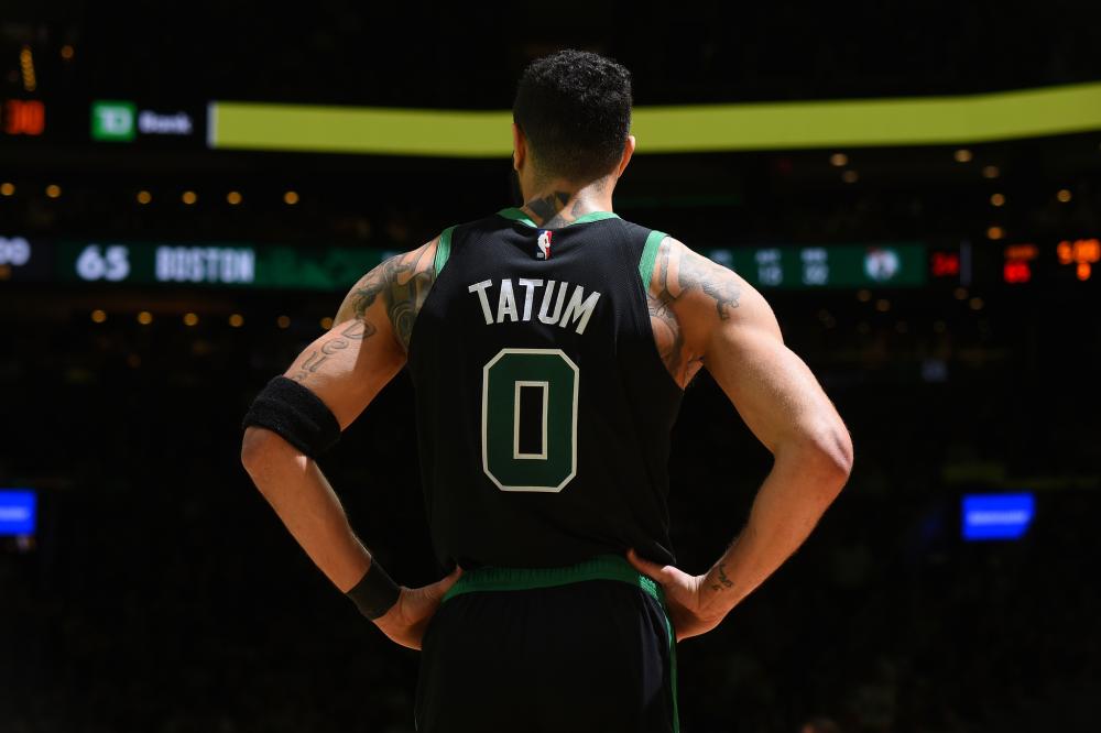 击地传球 击地传球