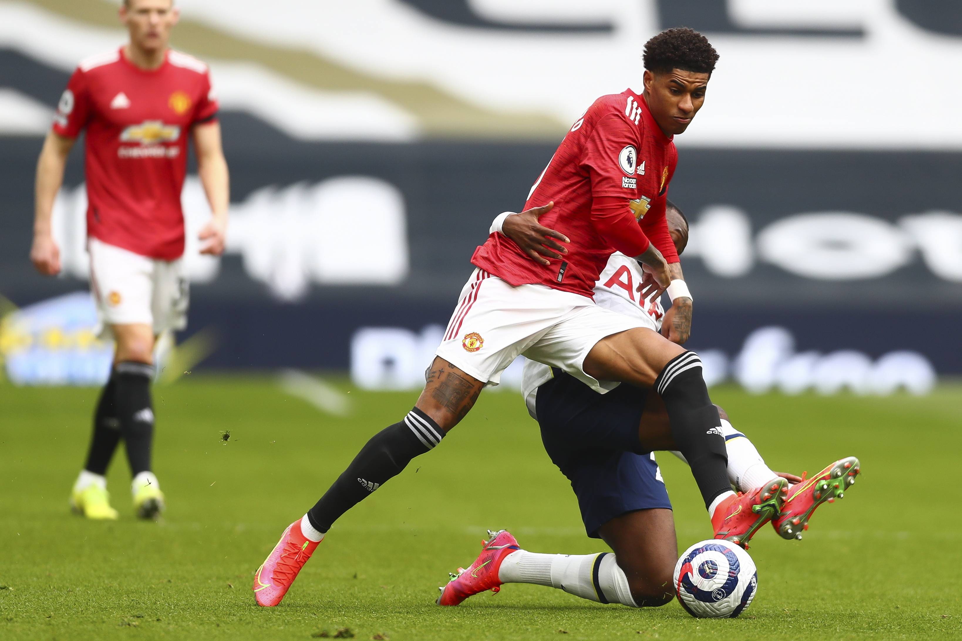 他被对方球 他被对方球